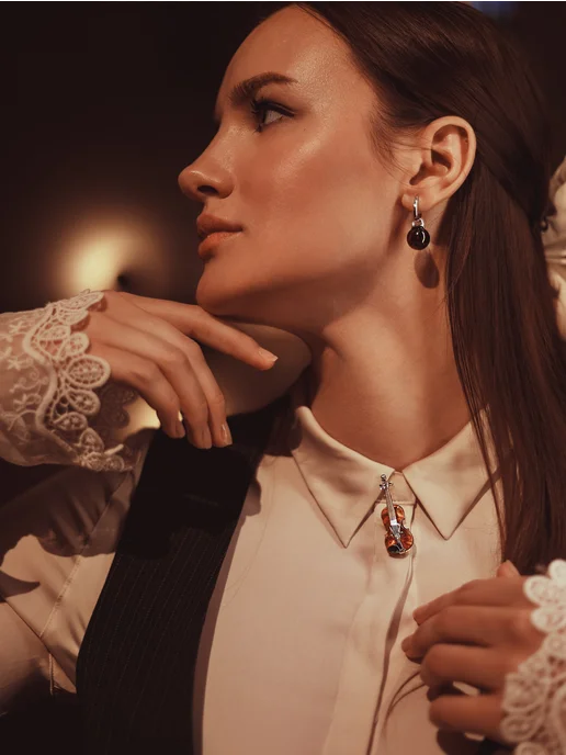 DARVIN JEWELRY Серебряная брошь с натуральным янтарем скрипка, серебристый, фото 4