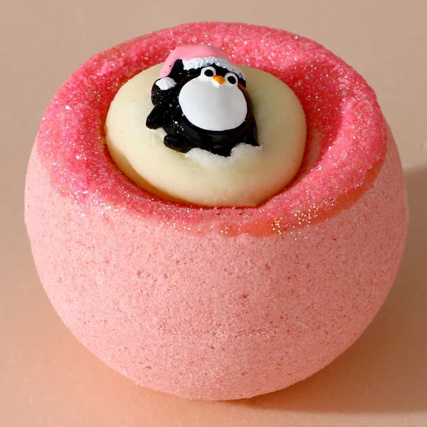 Новогодняя подарочная бомбочка для ванны с игрушкой 130 г