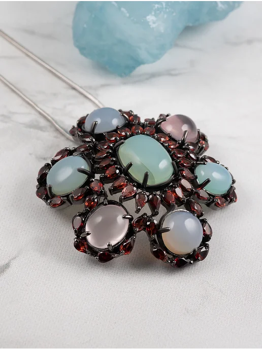 Milana silver Брошь серебро с гранатом, розовым кварцем, халцедоном, серебристый, фото 2